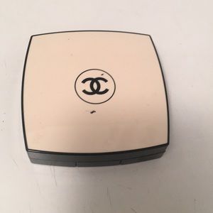 Chanel compact